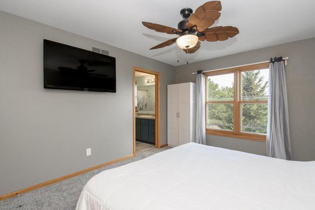 1497 Sunnyridge ROAD, Pewaukee, WI 53072