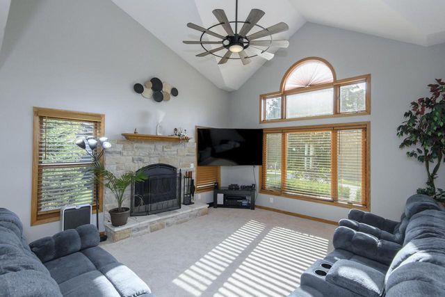 1497 Sunnyridge ROAD, Pewaukee, WI 53072