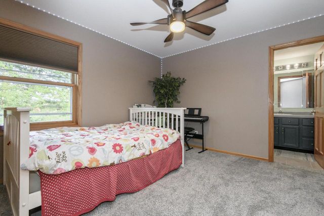 1497 Sunnyridge ROAD, Pewaukee, WI 53072