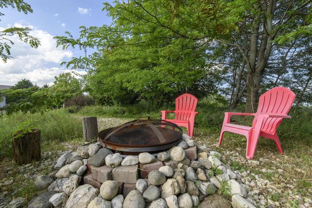 1497 Sunnyridge ROAD, Pewaukee, WI 53072