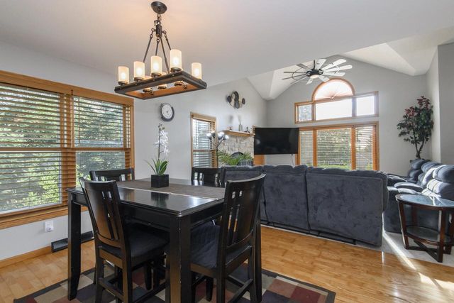 1497 Sunnyridge ROAD, Pewaukee, WI 53072
