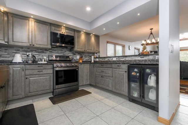 1497 Sunnyridge ROAD, Pewaukee, WI 53072