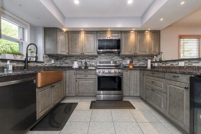 1497 Sunnyridge ROAD, Pewaukee, WI 53072