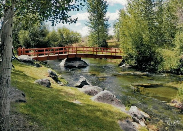 249 Priest Road, Picabo, ID 83313