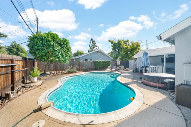 3001 Ramsgate Way, Rancho Cordova, CA 95670