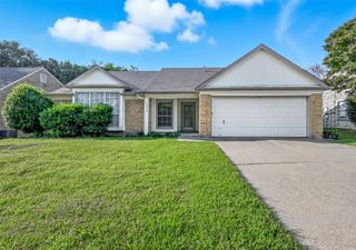 8202 Weatherly Drive, Rowlett, TX 75089