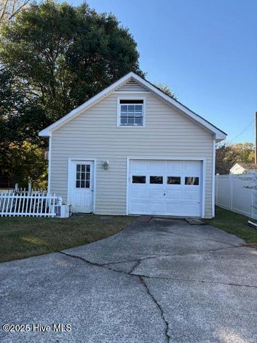 2906 Hillman Road, Kinston, NC 28504