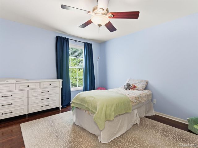 5454 Creekmonte Drive, Oakland Charter Township, MI 48306