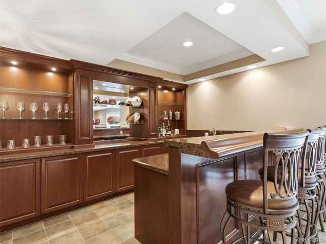 5454 Creekmonte Drive, Oakland Charter Township, MI 48306