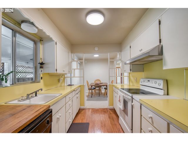 1611 CAMINO Dr, Forest Grove, OR 97116