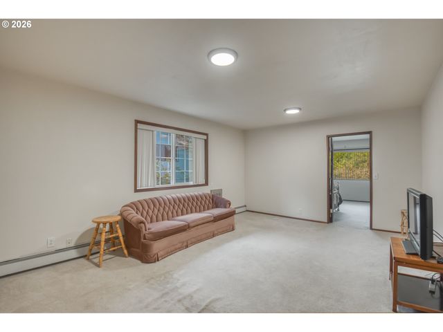 1611 CAMINO Dr, Forest Grove, OR 97116