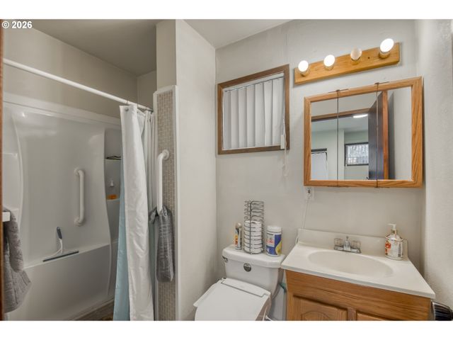 1611 CAMINO Dr, Forest Grove, OR 97116