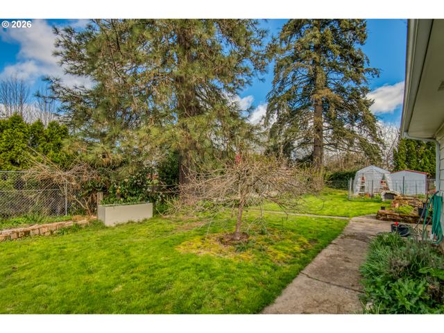 1611 CAMINO Dr, Forest Grove, OR 97116