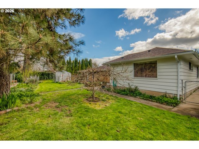 1611 CAMINO Dr, Forest Grove, OR 97116