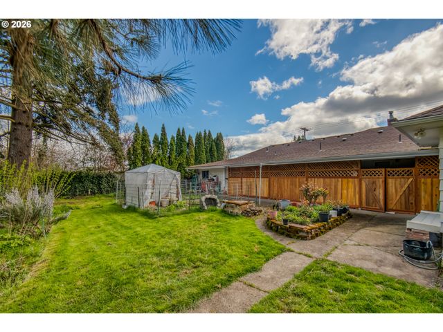 1611 CAMINO Dr, Forest Grove, OR 97116