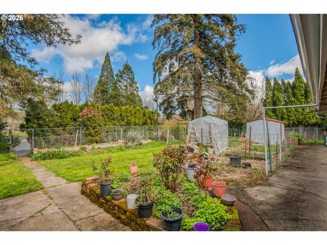 1611 CAMINO Dr, Forest Grove, OR 97116