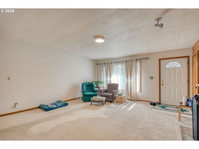 1611 CAMINO Dr, Forest Grove, OR 97116