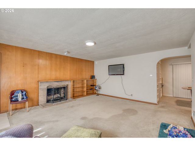 1611 CAMINO Dr, Forest Grove, OR 97116