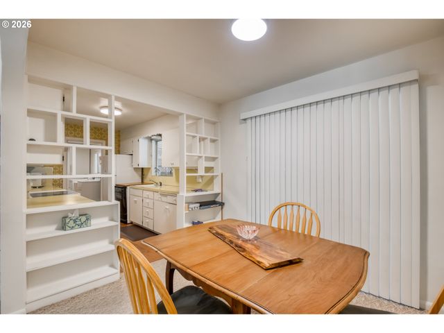 1611 CAMINO Dr, Forest Grove, OR 97116