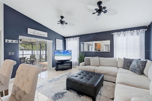 8421 COUNTRY PARK WAY, Sarasota, FL 34243