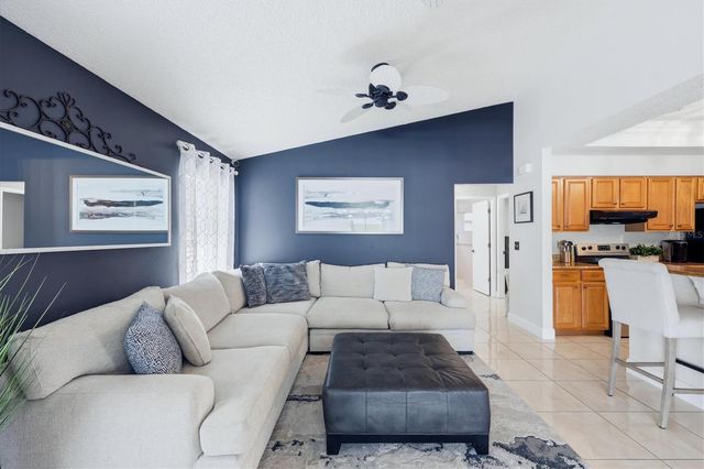 8421 COUNTRY PARK WAY, Sarasota, FL 34243