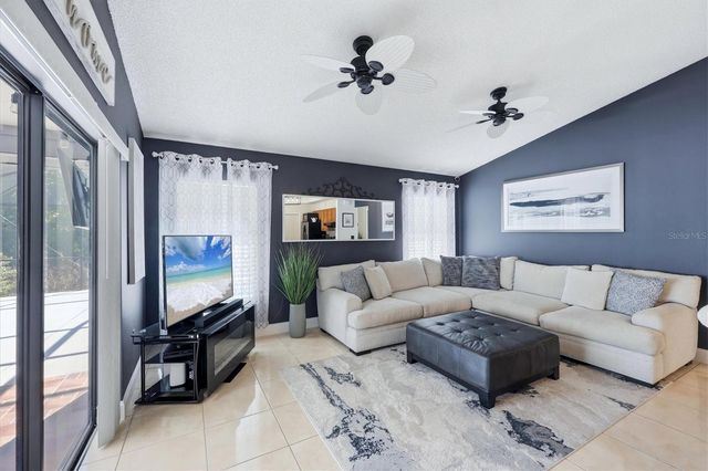 8421 COUNTRY PARK WAY, Sarasota, FL 34243