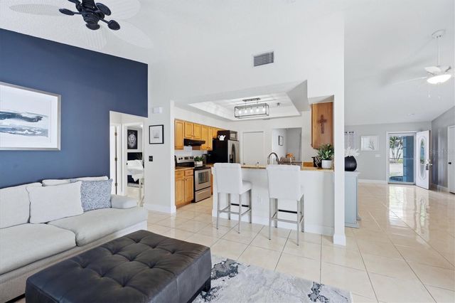 8421 COUNTRY PARK WAY, Sarasota, FL 34243