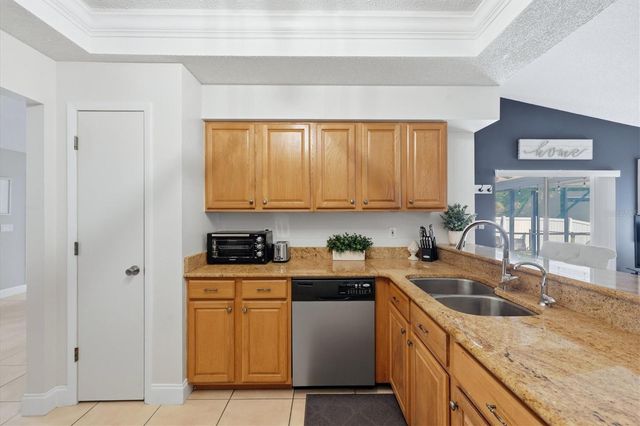 8421 COUNTRY PARK WAY, Sarasota, FL 34243