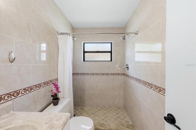 8421 COUNTRY PARK WAY, Sarasota, FL 34243