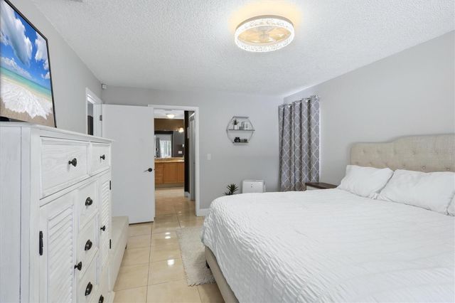 8421 COUNTRY PARK WAY, Sarasota, FL 34243