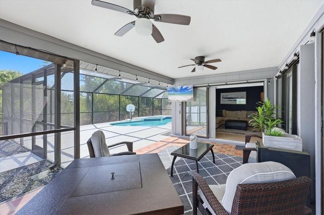 8421 COUNTRY PARK WAY, Sarasota, FL 34243