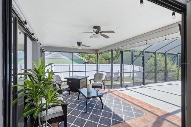 8421 COUNTRY PARK WAY, Sarasota, FL 34243