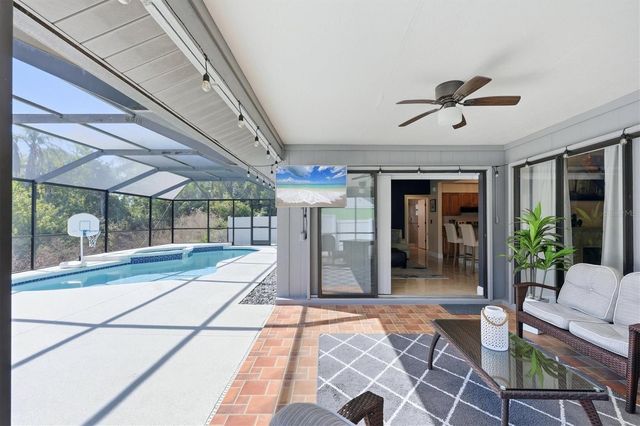 8421 COUNTRY PARK WAY, Sarasota, FL 34243