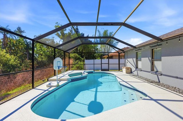 8421 COUNTRY PARK WAY, Sarasota, FL 34243