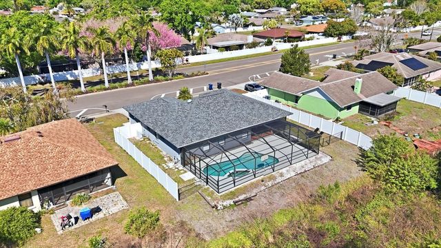 8421 COUNTRY PARK WAY, Sarasota, FL 34243