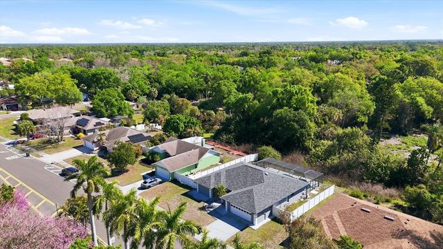 8421 COUNTRY PARK WAY, Sarasota, FL 34243
