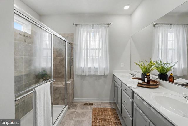 218 HAYBINE DR, Shenandoah Junction, WV 25442