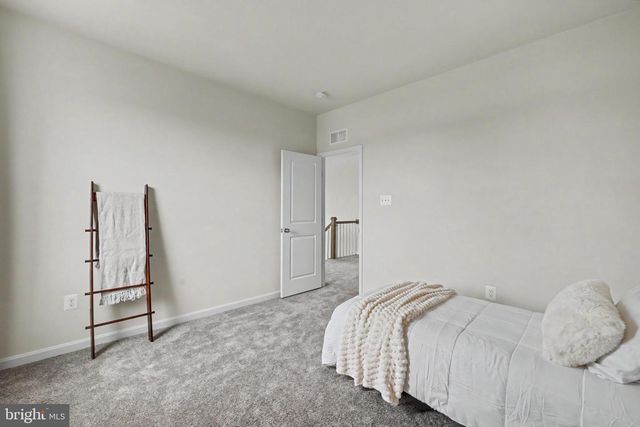 218 HAYBINE DR, Shenandoah Junction, WV 25442