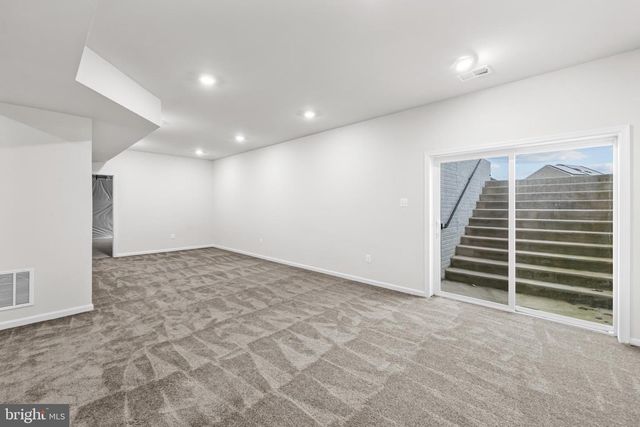 218 HAYBINE DR, Shenandoah Junction, WV 25442