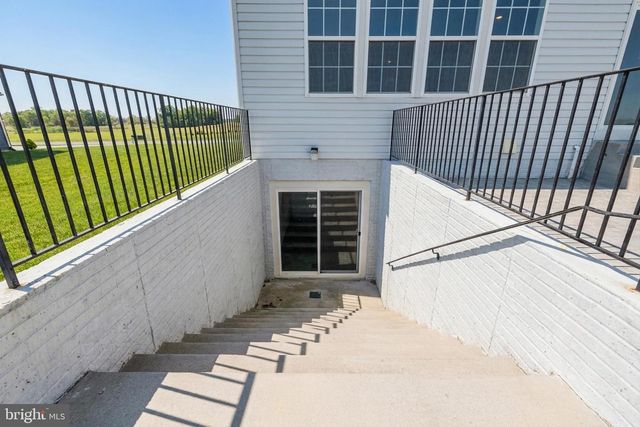 218 HAYBINE DR, Shenandoah Junction, WV 25442