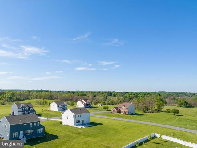 218 HAYBINE DR, Shenandoah Junction, WV 25442