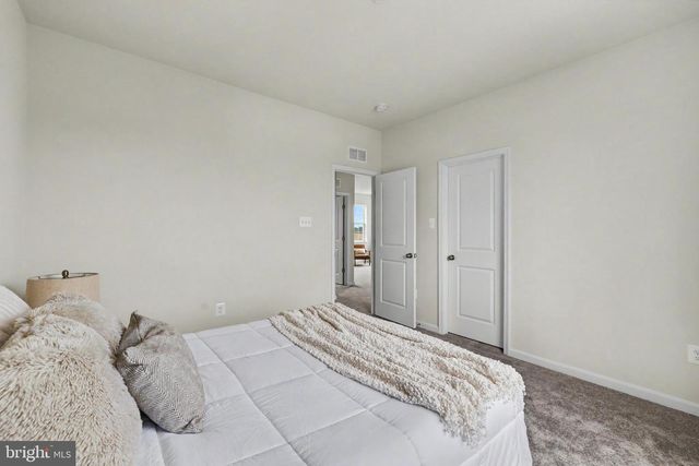 218 HAYBINE DR, Shenandoah Junction, WV 25442
