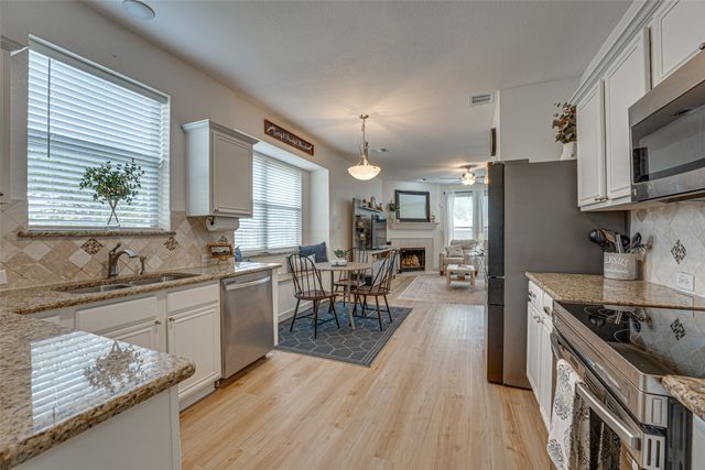 5218 Griffins Pointe Drive, Rowlett, TX 75089