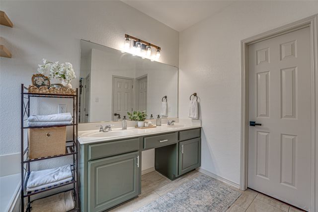 5218 Griffins Pointe Drive, Rowlett, TX 75089