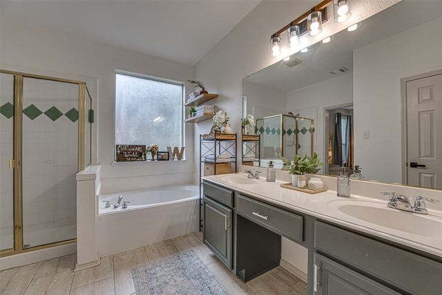 5218 Griffins Pointe Drive, Rowlett, TX 75089