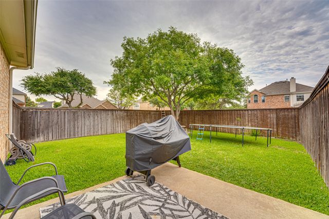 5218 Griffins Pointe Drive, Rowlett, TX 75089