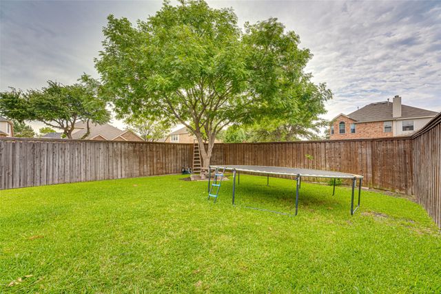 5218 Griffins Pointe Drive, Rowlett, TX 75089