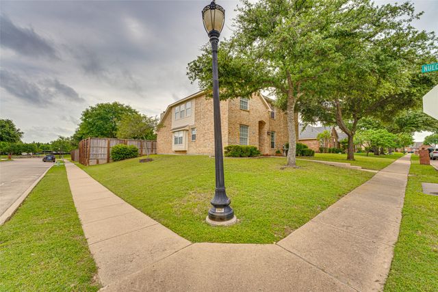 5218 Griffins Pointe Drive, Rowlett, TX 75089