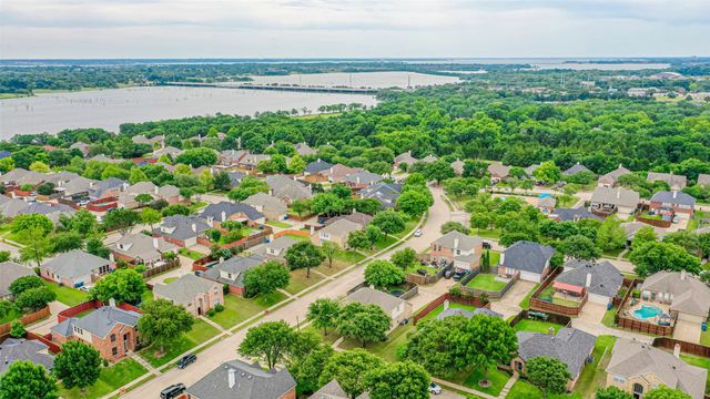 5218 Griffins Pointe Drive, Rowlett, TX 75089