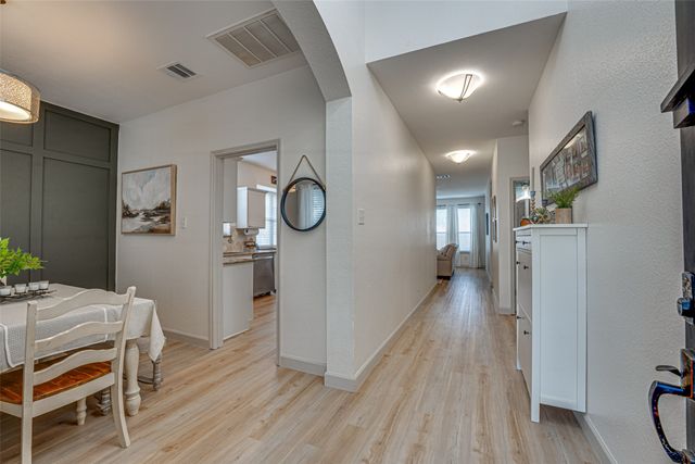 5218 Griffins Pointe Drive, Rowlett, TX 75089